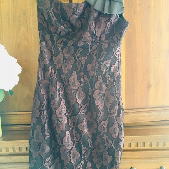 Dress - Picture 3 of 3